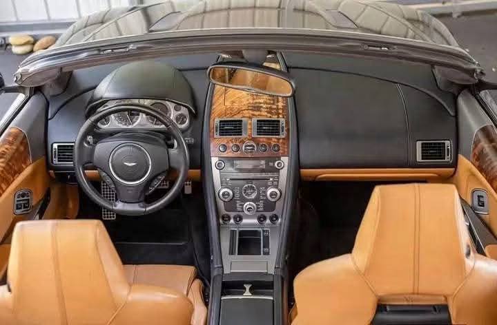 2009 Aston Martin DB9 Volante