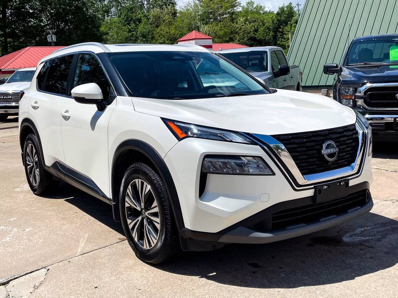 2022 Nissan Rogue SV
