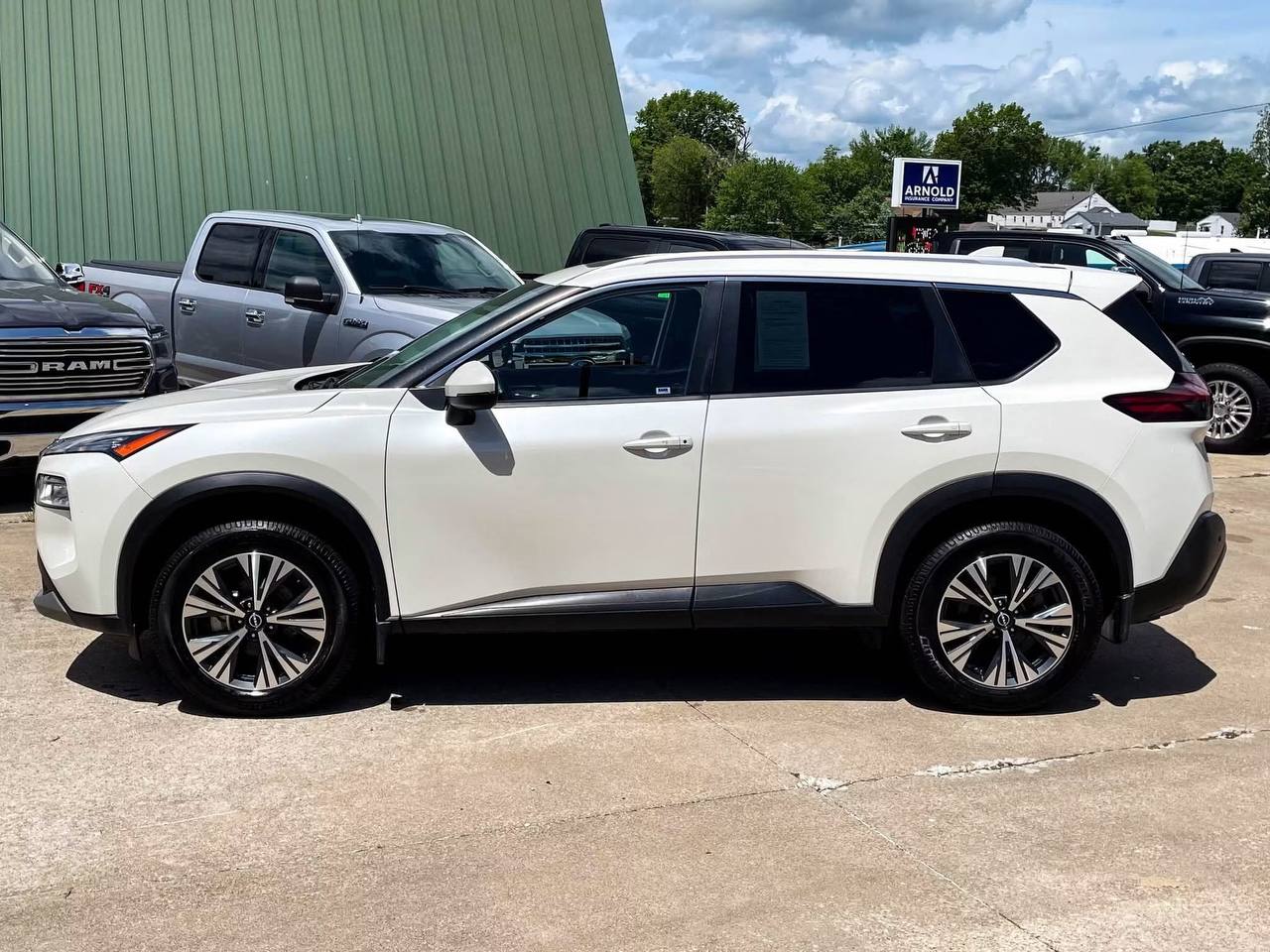 2022 Nissan Rogue SV