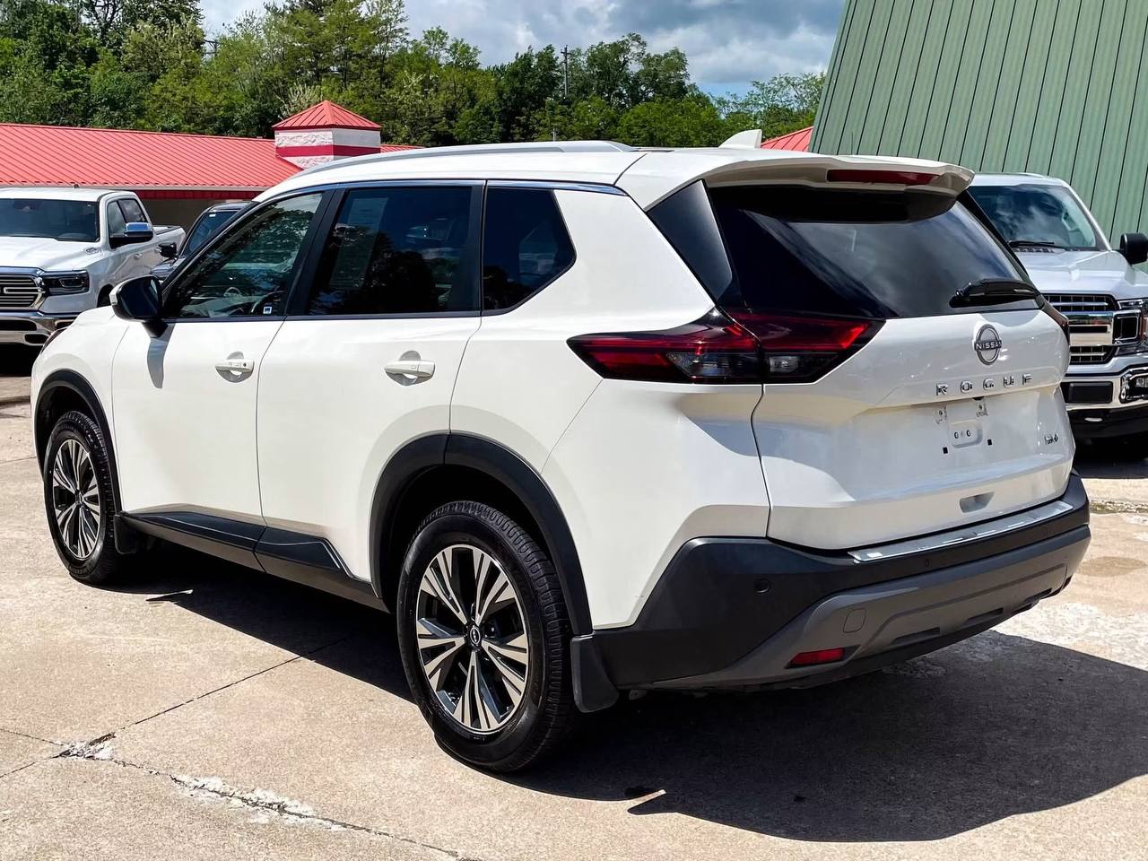 2022 Nissan Rogue SV