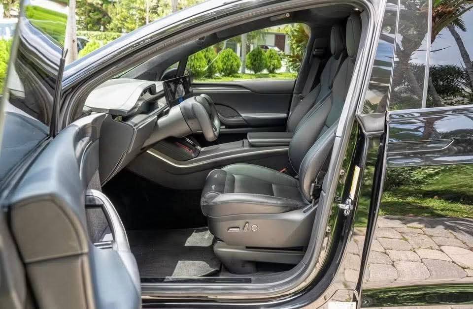 2022 Tesla Model X Plaid