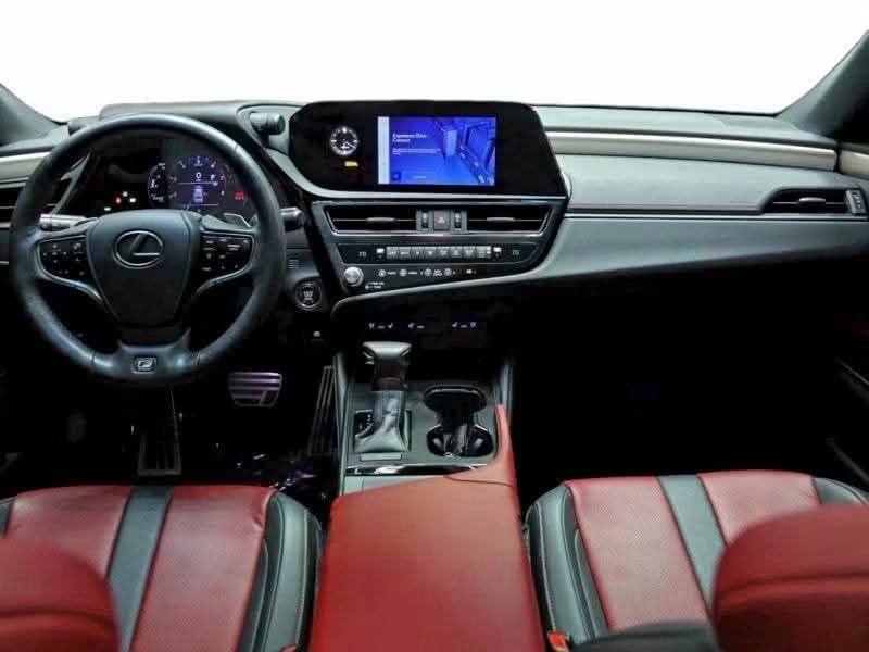 2021 Lexus IS350