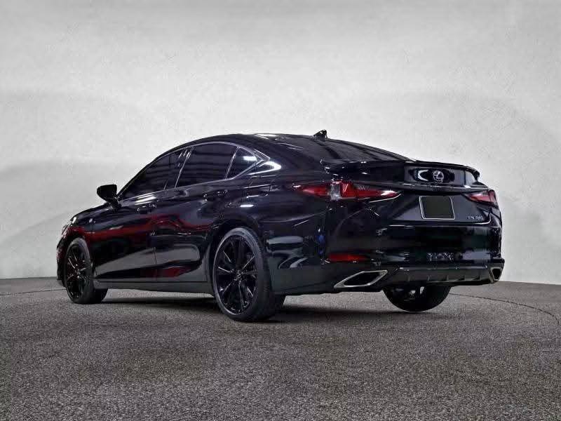 2021 Lexus IS350