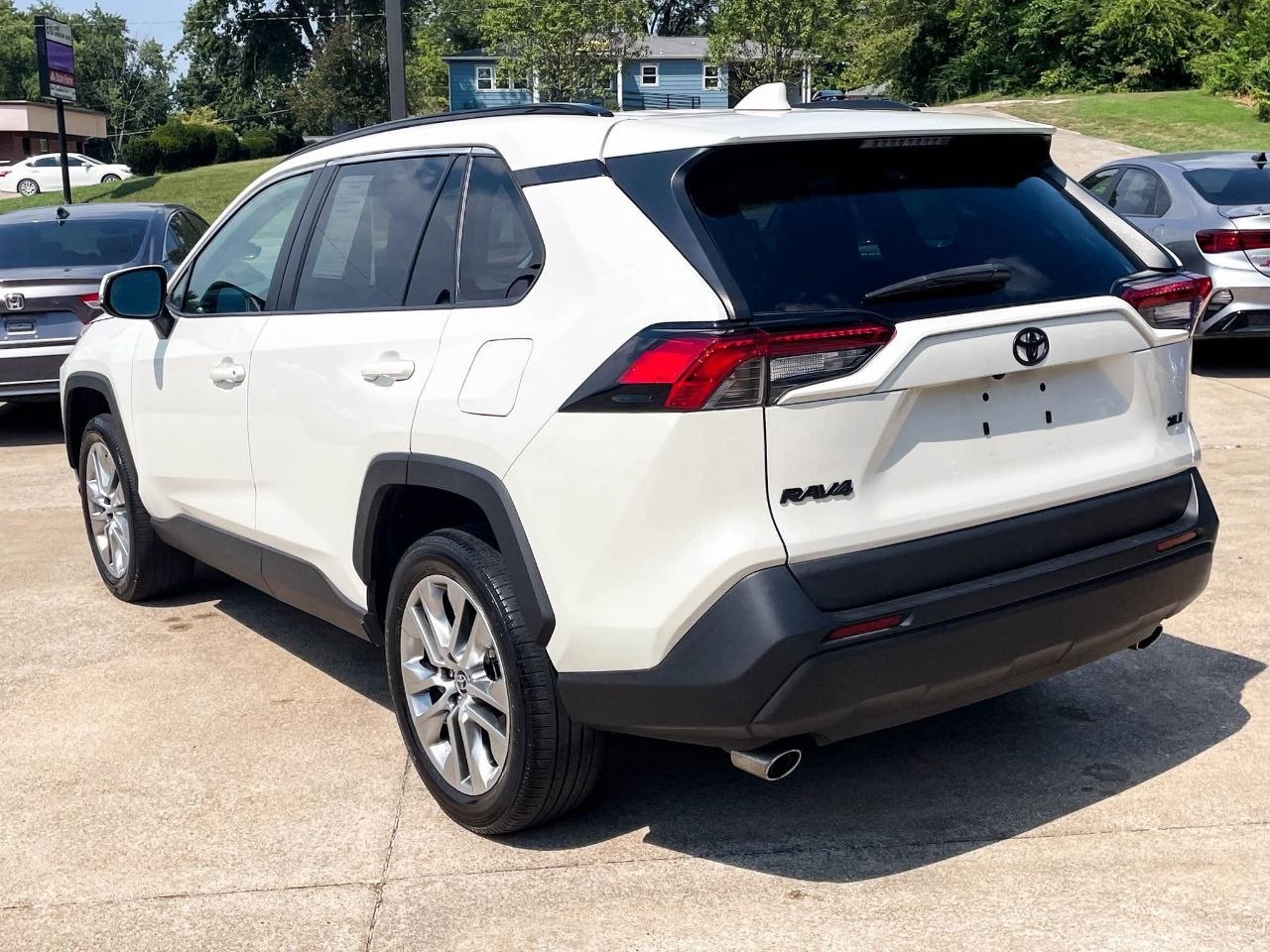 2022 Toyota RAV4 XLE Premium