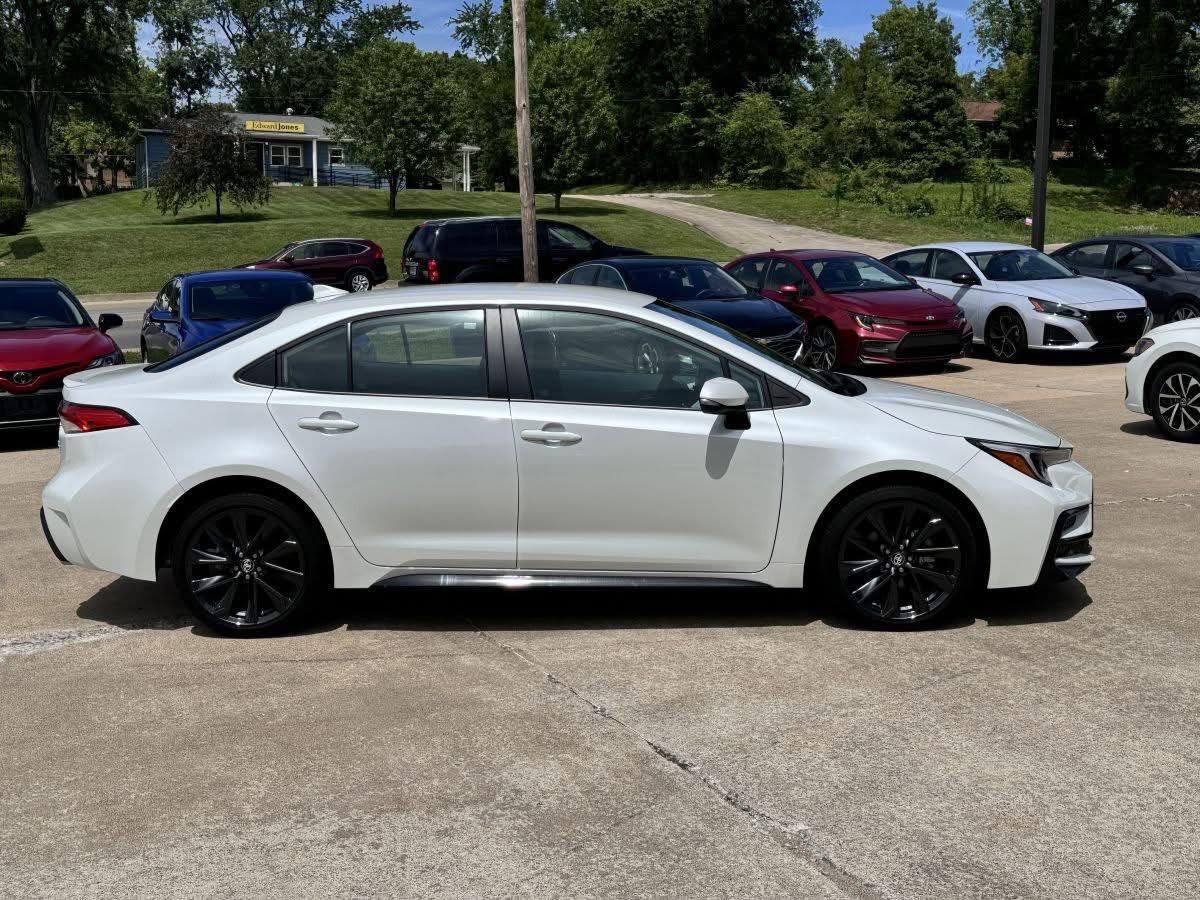 2023 Toyota Corolla SE 