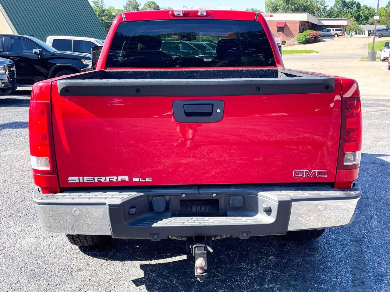 2009 GMC Sierra 1500 SLE 4x4  Price $9,900 