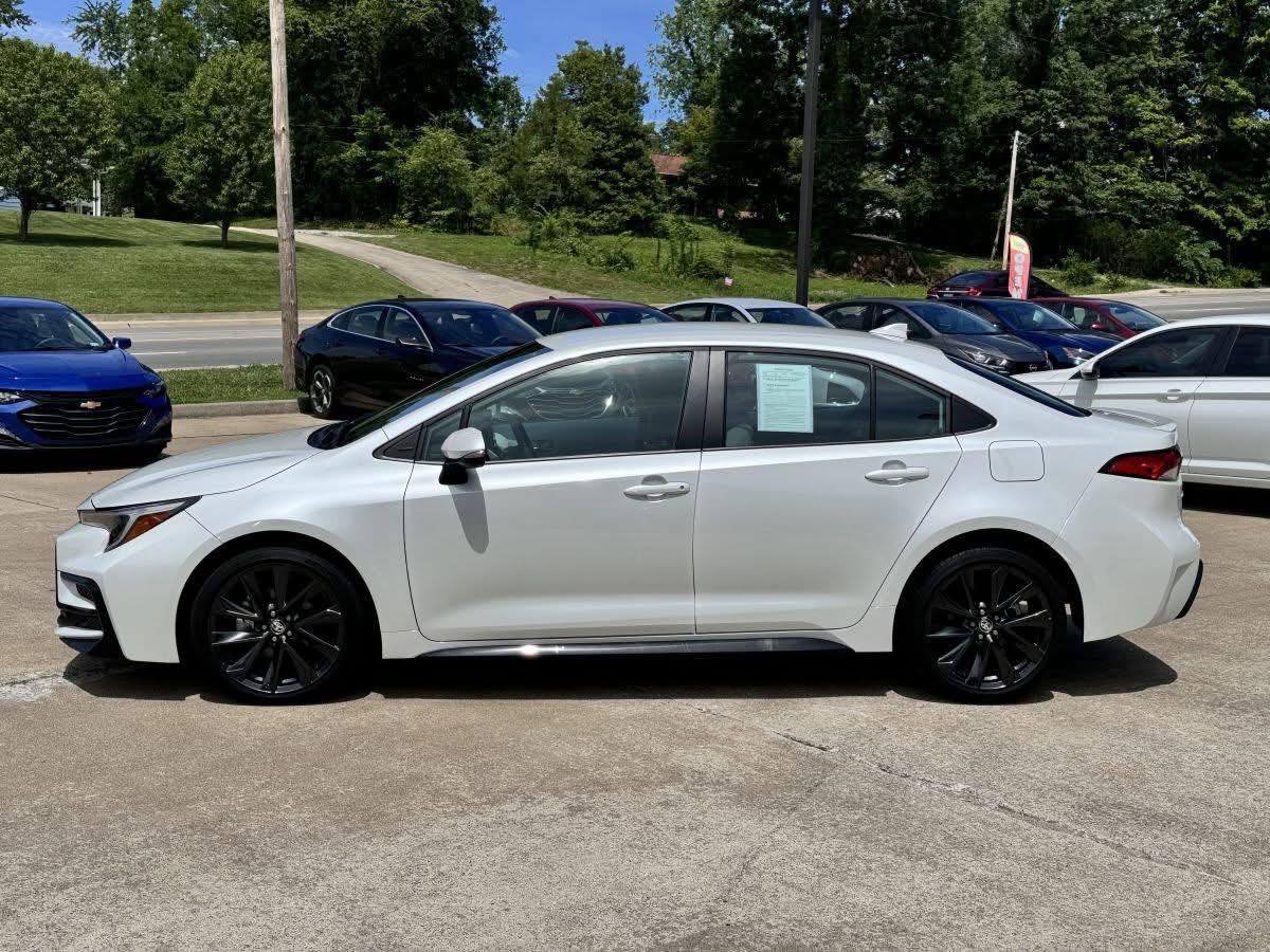 2023 Toyota Corolla SE  