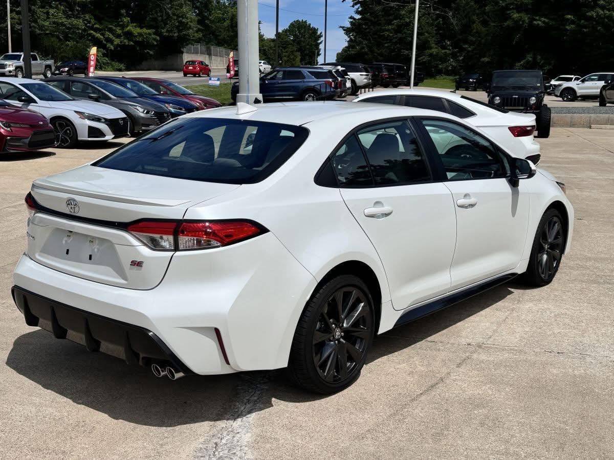 2023 Toyota Corolla SE  