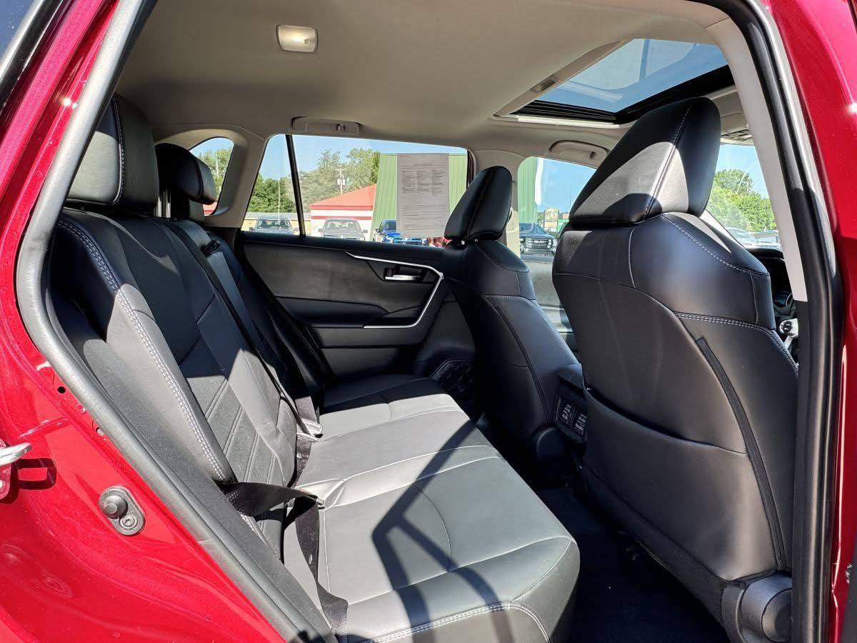 2022 Toyota RAV4 XLE Premium  